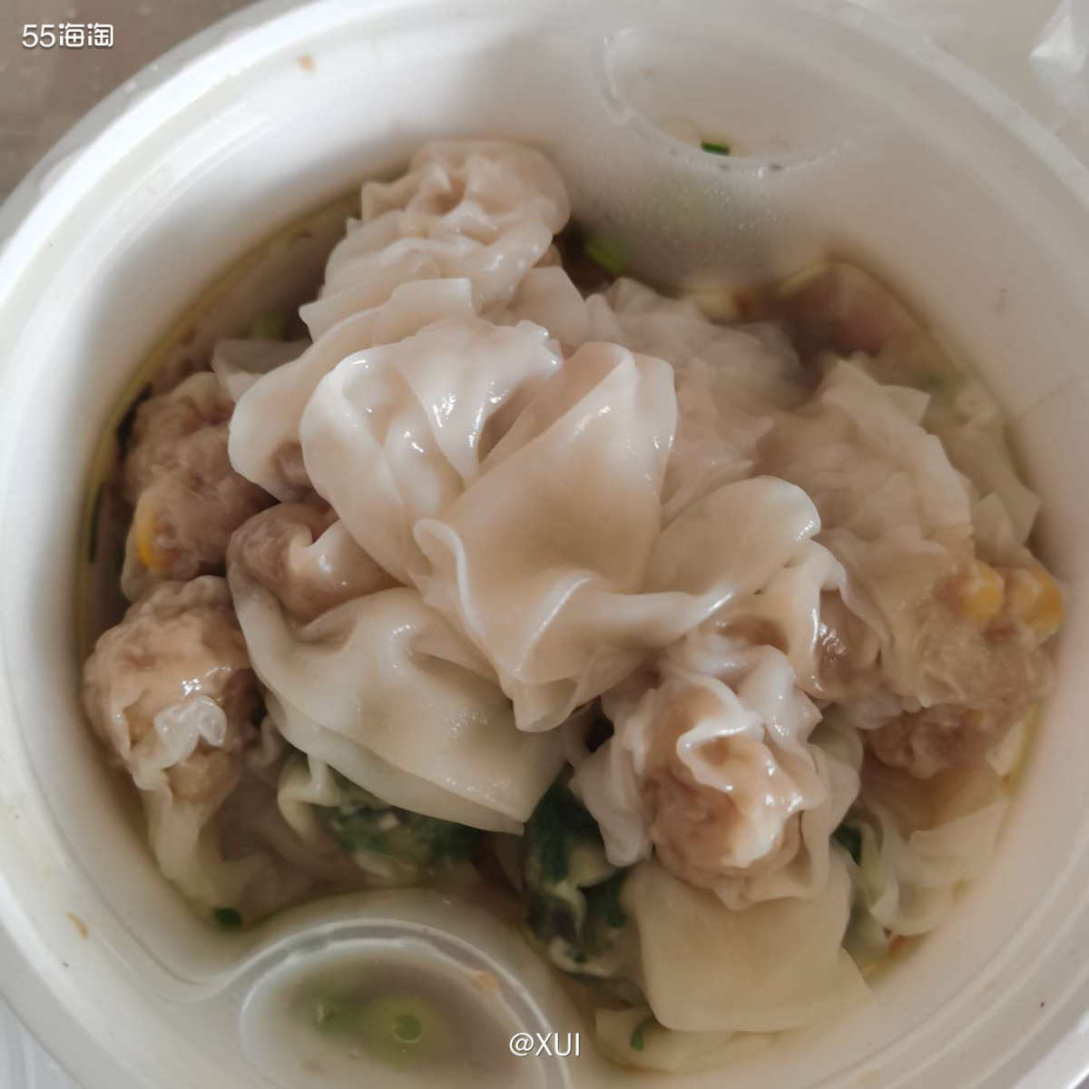 上个月点了一顿云吞。里面的肉比肉丸子还多，还用了花生酱拌，吃