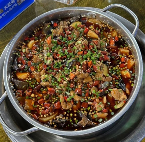 虽然商场环境好，但美味还是得看苍蝇小馆！ 上周末朋友带我去吃