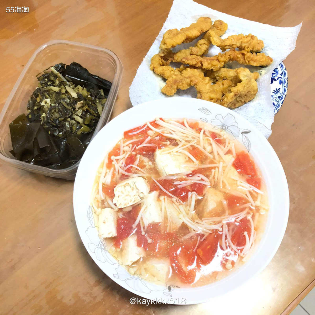打工人晚上搬砖回来快速吃上饭，煮汤最方便啦！今天就喝豆腐西红