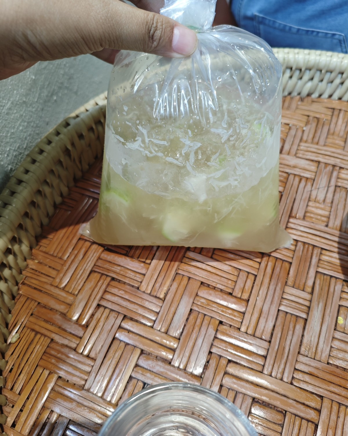 很久没有吃好吃的蛋糕了，这两天吃到了就分享一下～  👉🏻