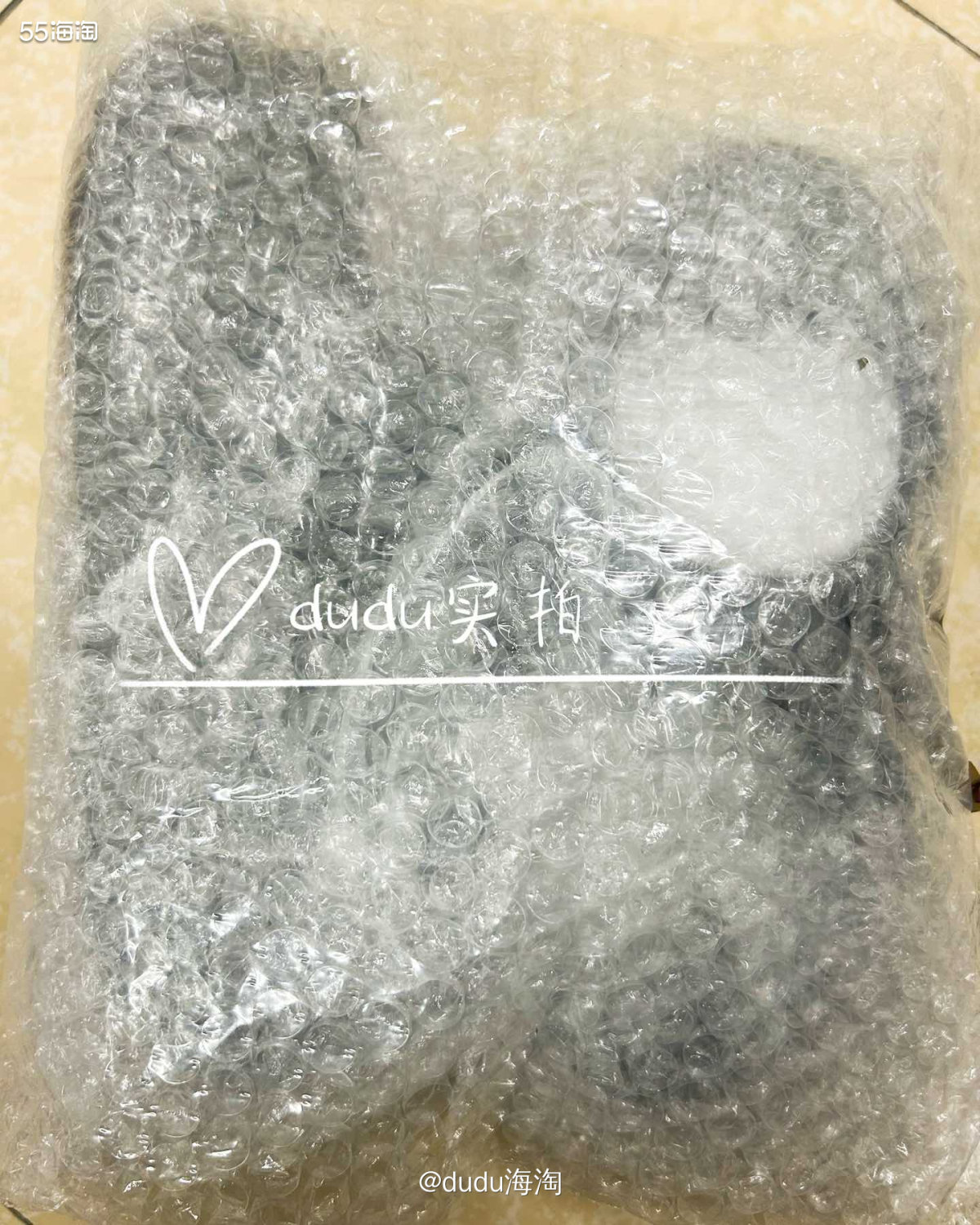 💓继续开箱crocs黑色泡芙洞洞鞋，这是女生尺码M4W6咯