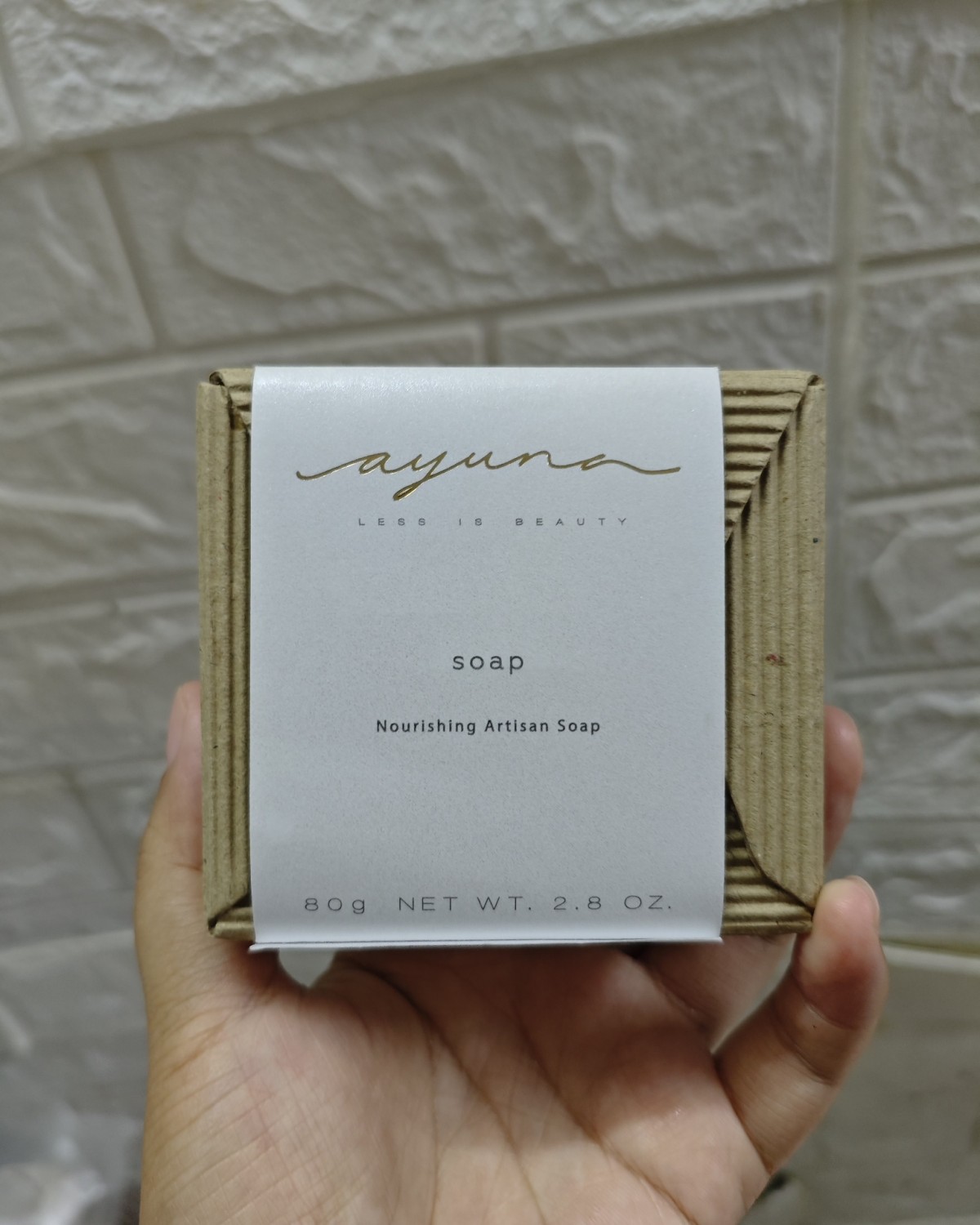 Ayuna我之前买了它家的月光精华油，质地比较轻薄好吸收，味