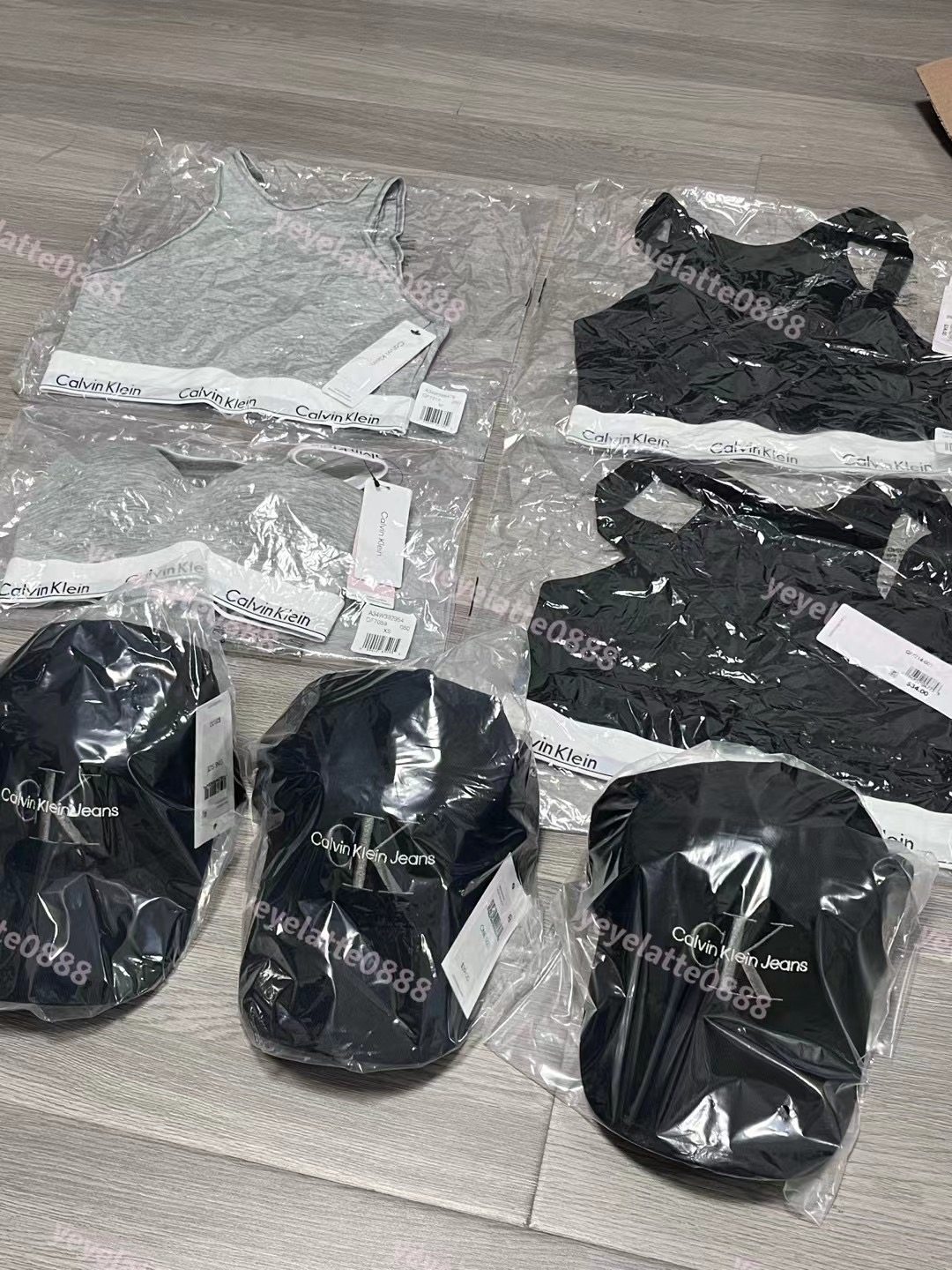 购买商品:背心x3，内衣x1，帽子x3 转运公司:配齐转运 