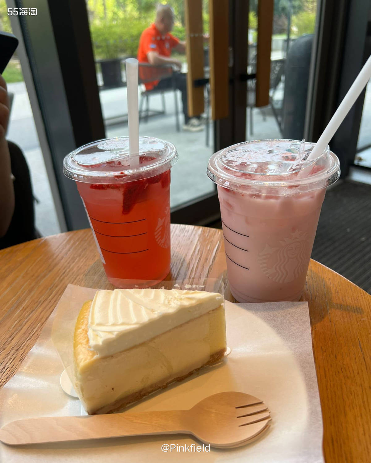 🍓这是前阵子跟老友吃完中饭后安排的下午茶，一般在商场吃完饭