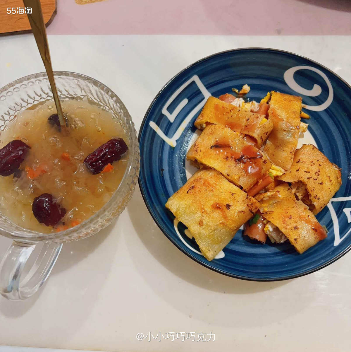 这是昨天晚上的晚餐，中午吃的比较好，炖的羊肉火锅，晚饭就随便