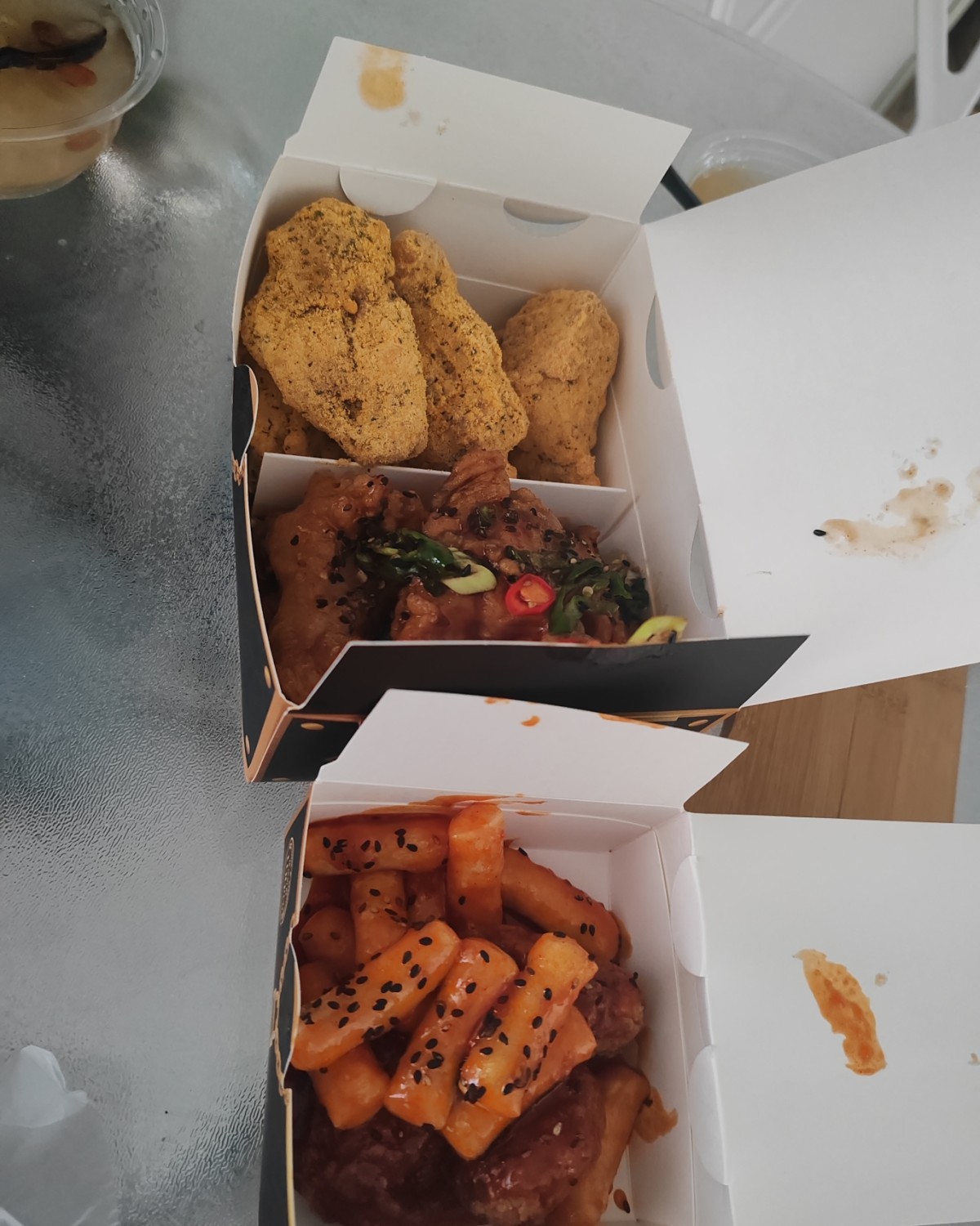 最近每天下午基本都会在公司开始吃下午茶了哈哈，几个同事一起叭