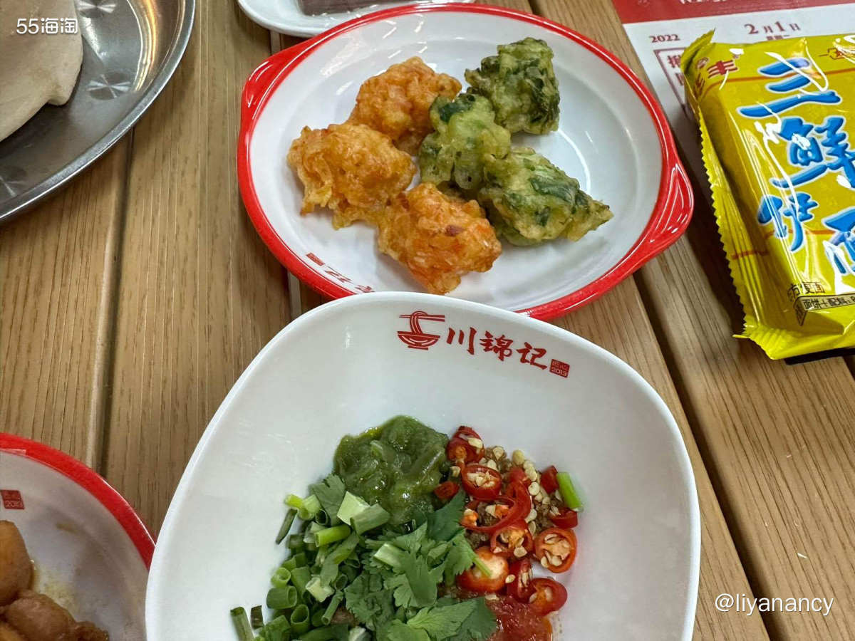 天气冷了下班只想吃顿热乎的，去了公司附近的鸡公煲，小店座位蛮