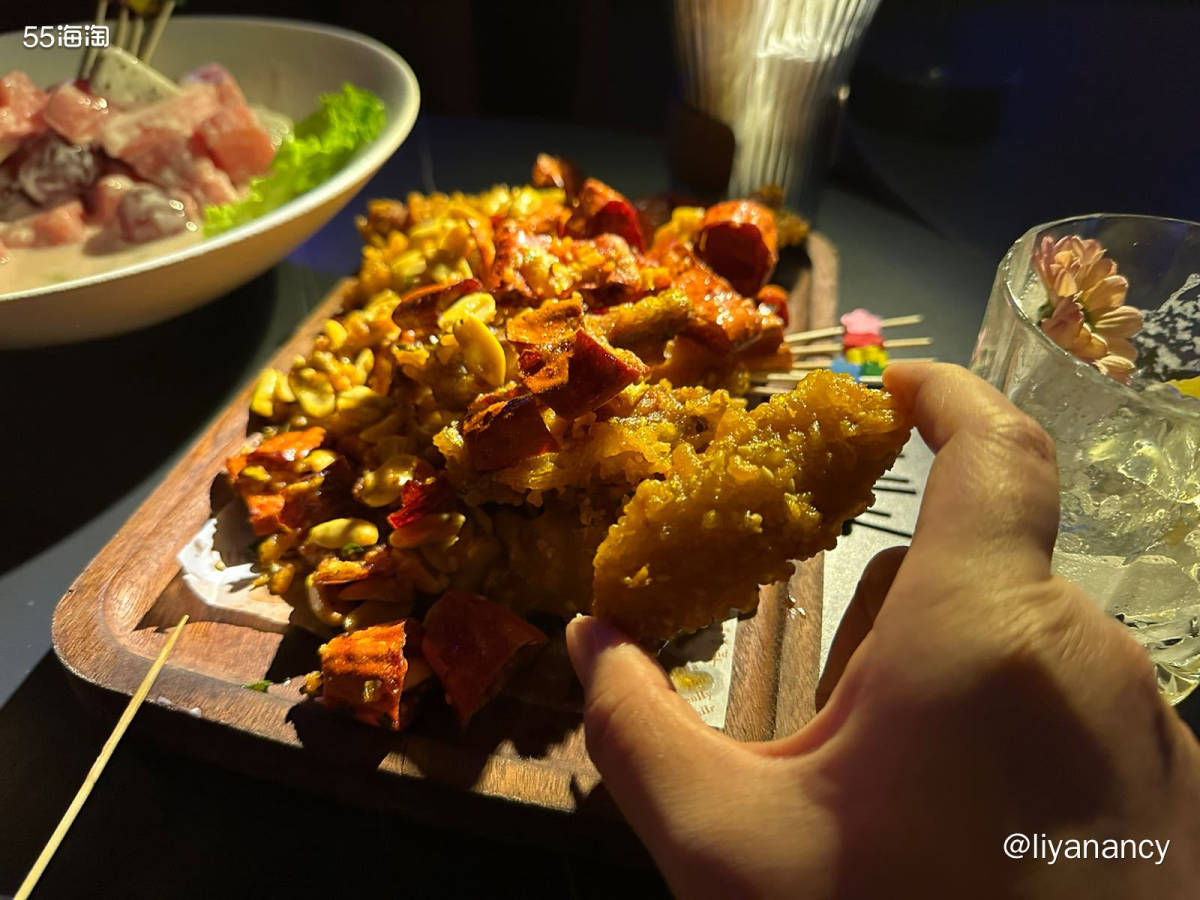 天气冷了下班只想吃顿热乎的，去了公司附近的鸡公煲，小店座位蛮