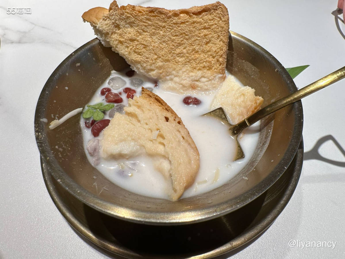 提到酸汤鱼，首先想到的可能是贵州酸汤鱼，但是我吃的是大理酸汤