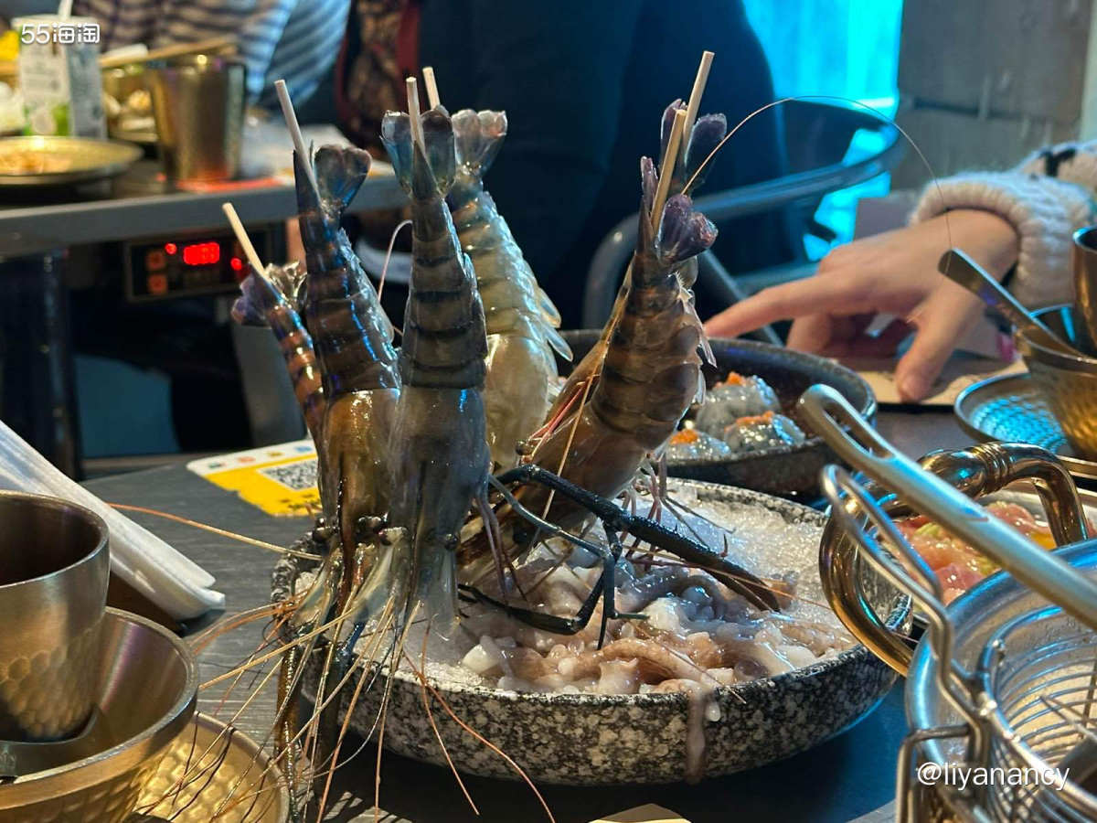 冬天当然是吃火锅更对味🍲，跟小伙伴一起约的火锅趴，糟粕醋火