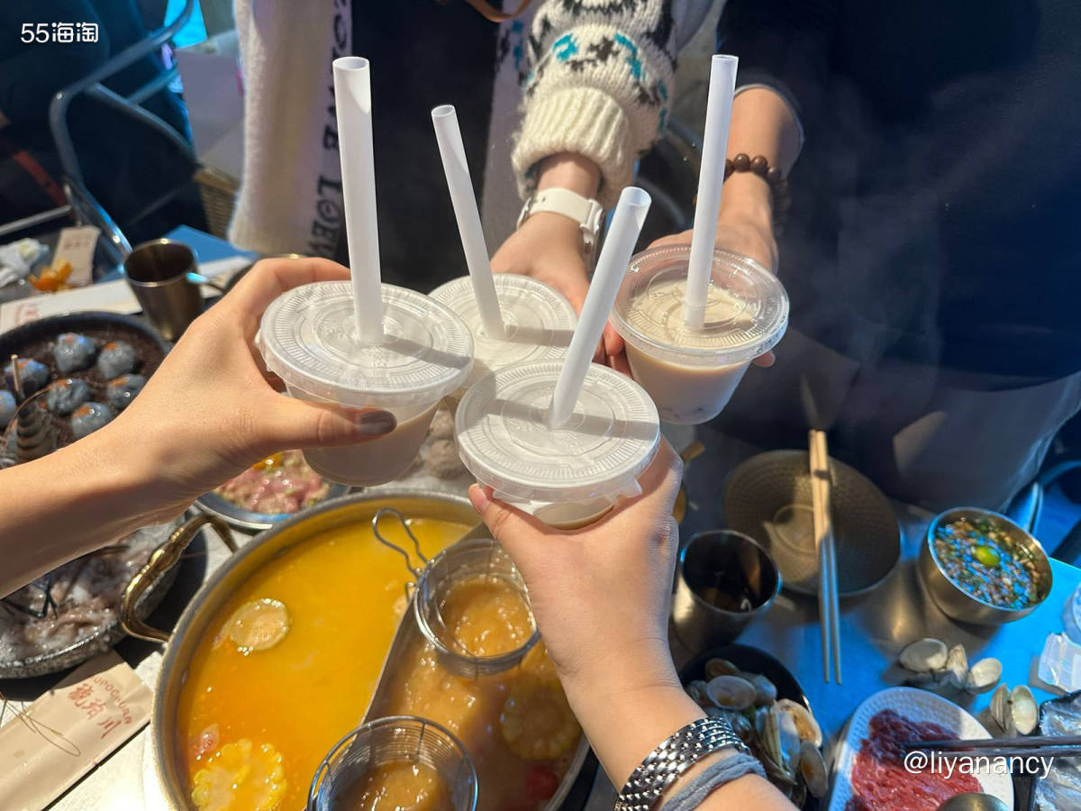 冬天当然是吃火锅更对味🍲，跟小伙伴一起约的火锅趴，糟粕醋火