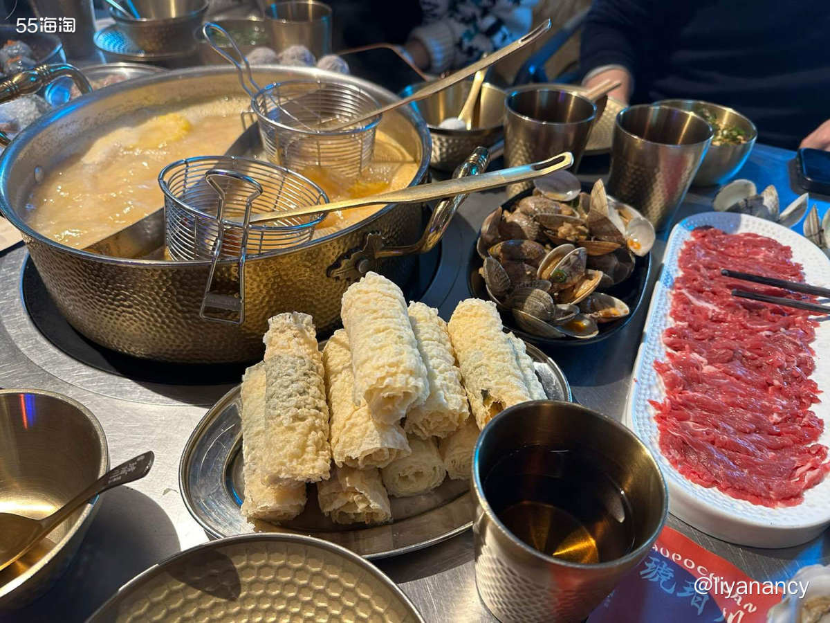 冬天当然是吃火锅更对味🍲，跟小伙伴一起约的火锅趴，糟粕醋火