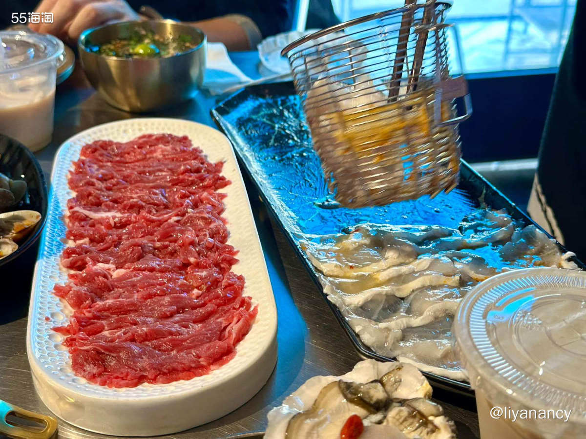 冬天当然是吃火锅更对味🍲，跟小伙伴一起约的火锅趴，糟粕醋火