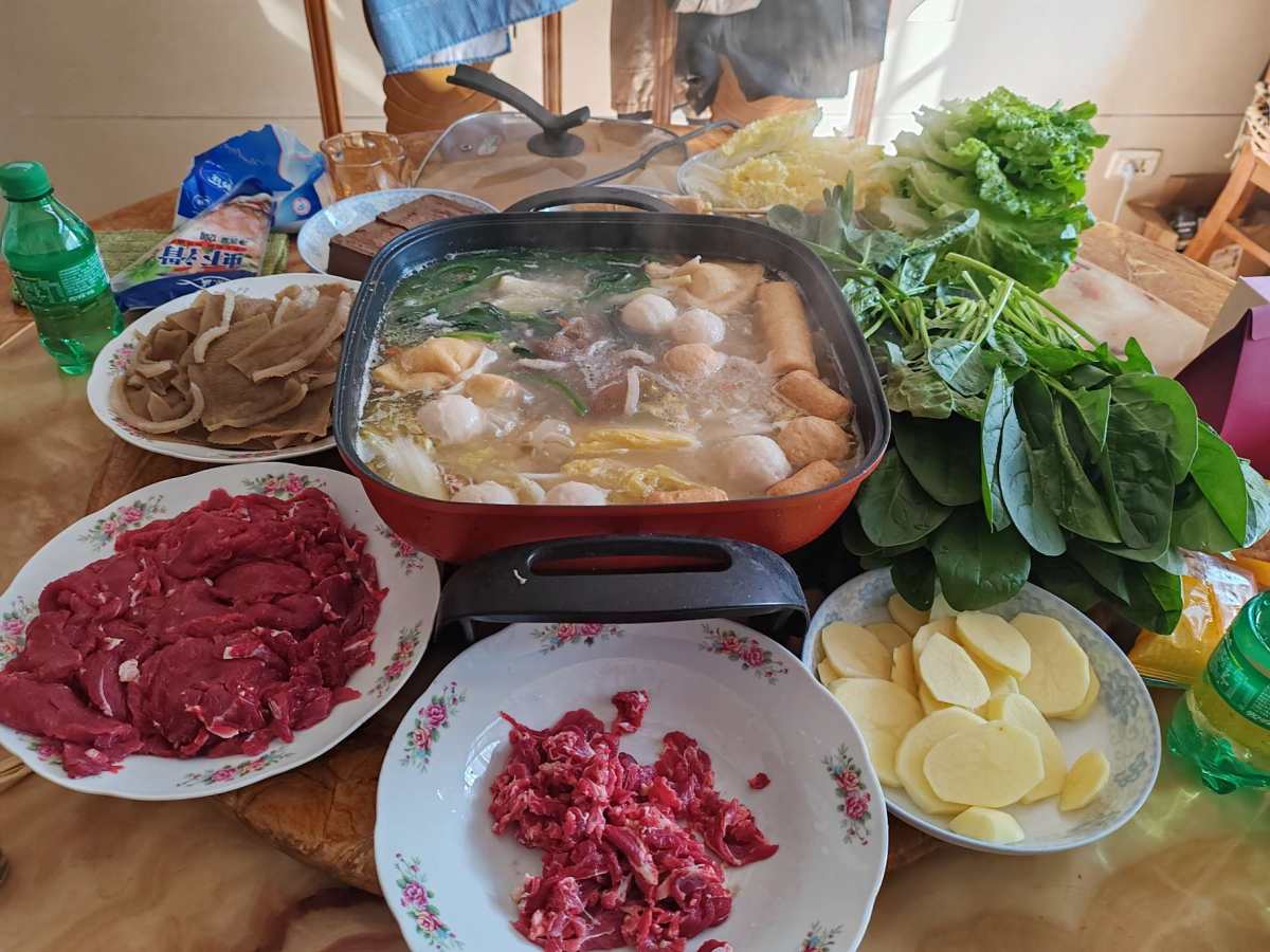 这是临时决定休息，然后就打算去闺蜜家一起吃午餐，秋冬天涮火锅