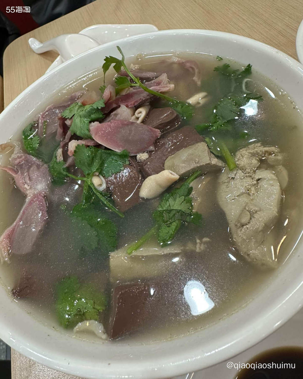 周五到南京已经挺晚了，等逛到新街口找到想吃的饭店已经九点多了