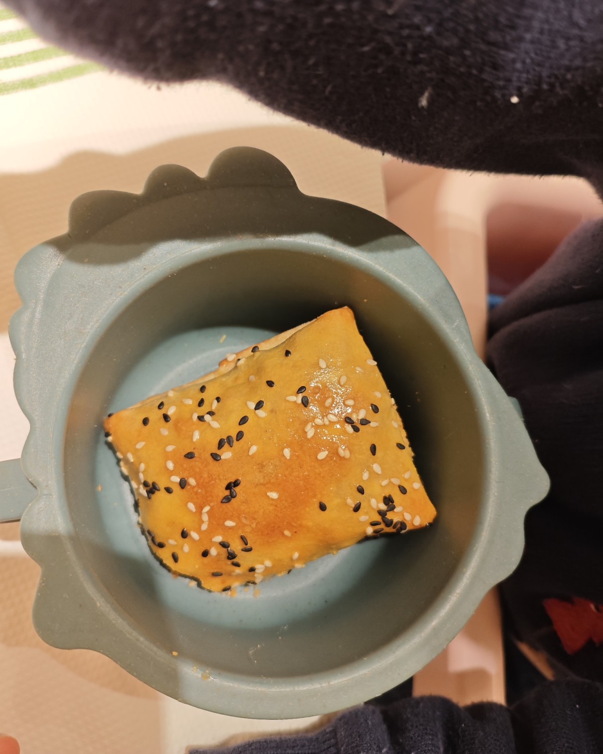 周末跟我家人去了宜家商场吃饭，晚上一起吃了新疆菜～  👉�