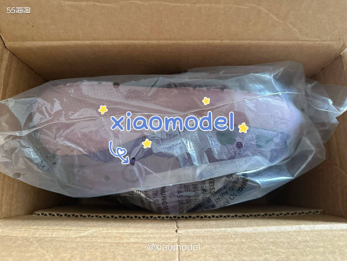 😀今天收到1双上个月在美国官网买的Crocs泡芙洞洞鞋！ 