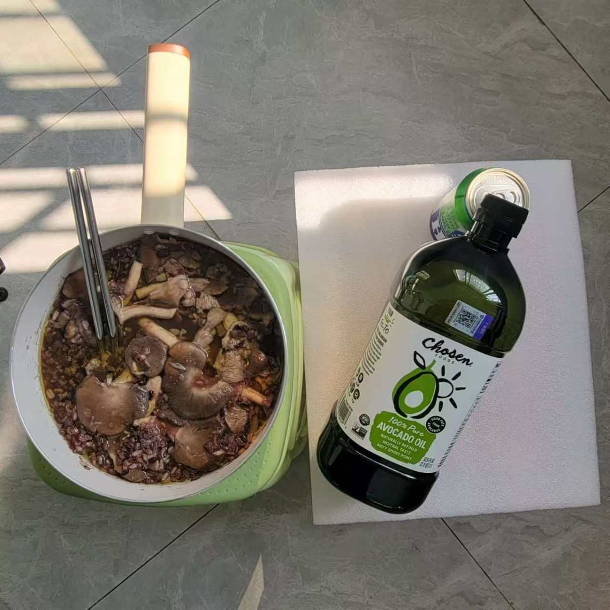 热乎乎的，熟了。今天周六，正好有时间就随便做点吃的，不求美味
