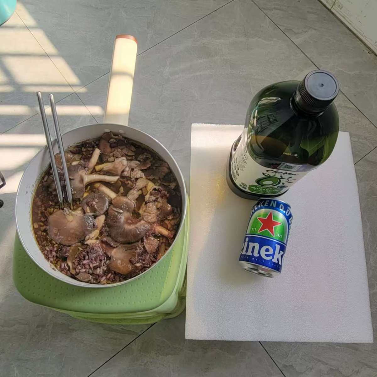 热乎乎的，熟了。今天周六，正好有时间就随便做点吃的，不求美味