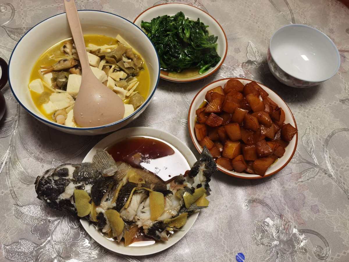 🌸周六下午从平湖羽绒城回来就在公婆家蹭饭了，又被室友逃过一