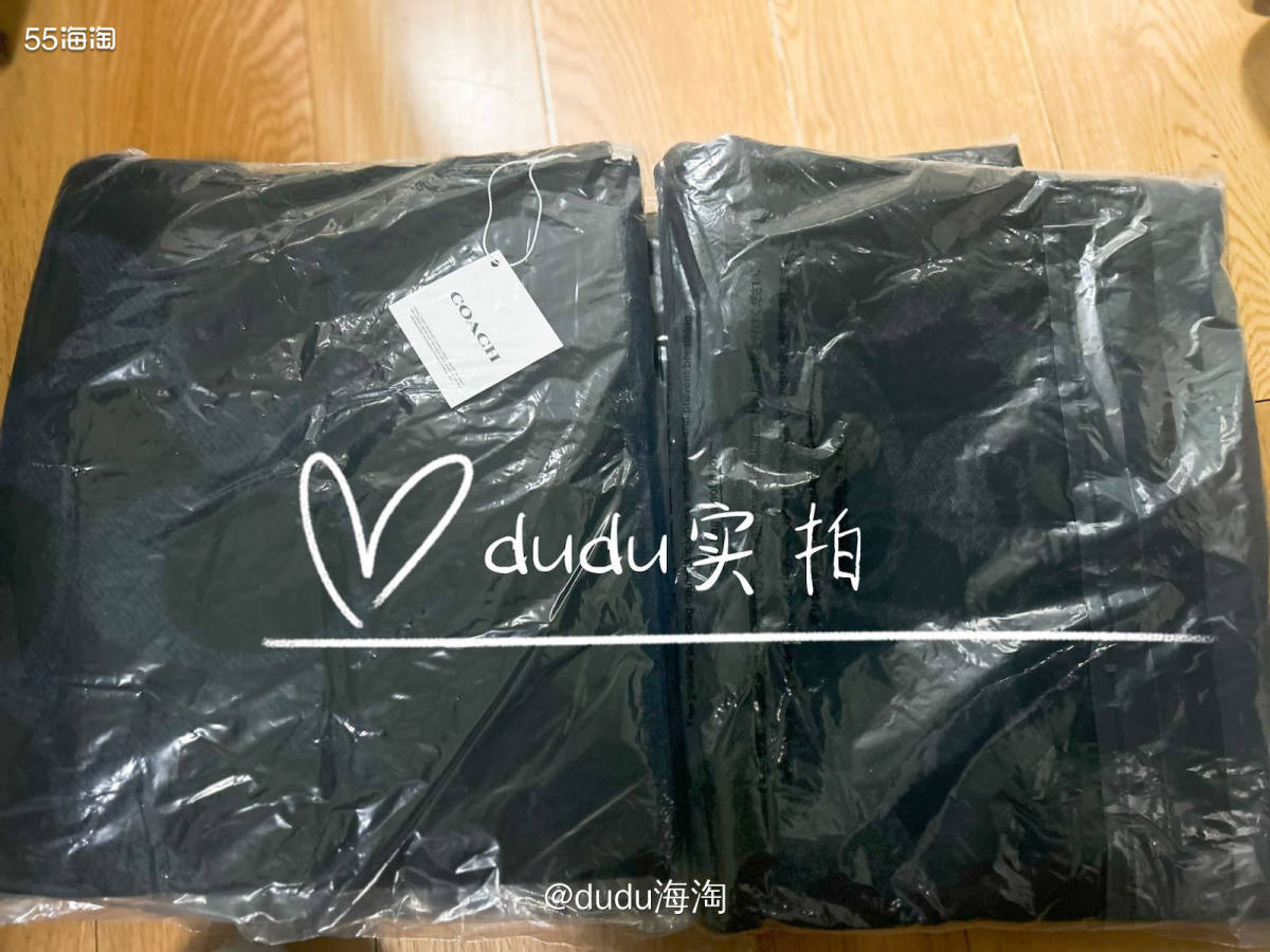 🍭昨天回家收到了一个很大的快递，拆开发现是上个月在coac