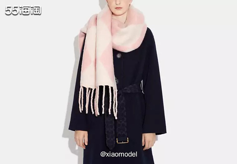 🐶昨天收到1个大箱子，我的coach围巾又到了1箱子哦！ 