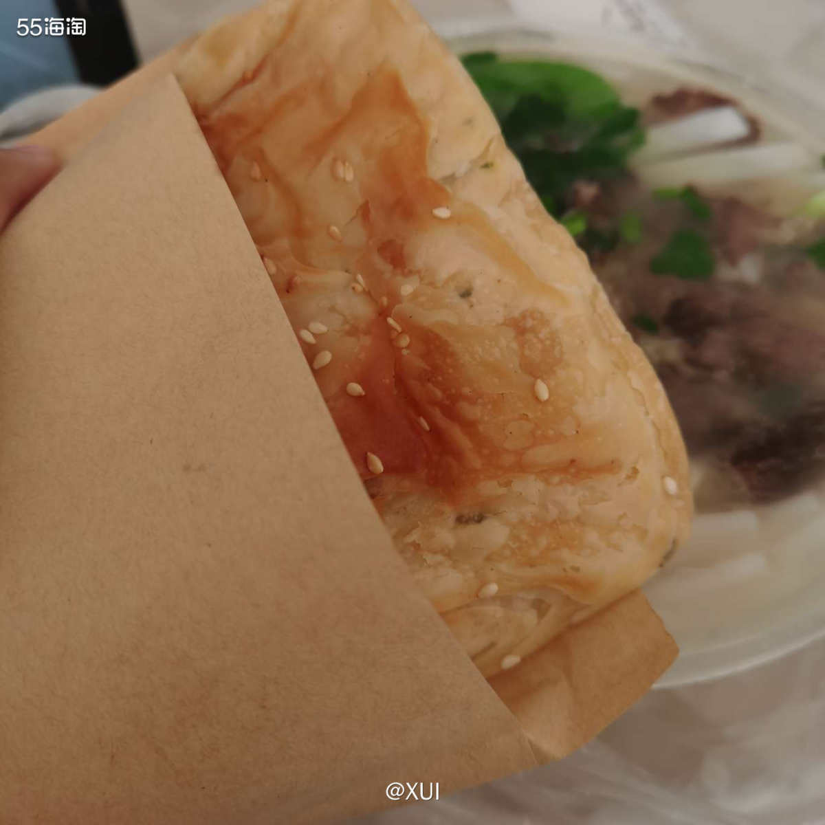 冬天就喜欢吃这种热汤面食，这天点的是淮南那边比较出名的牛肉河