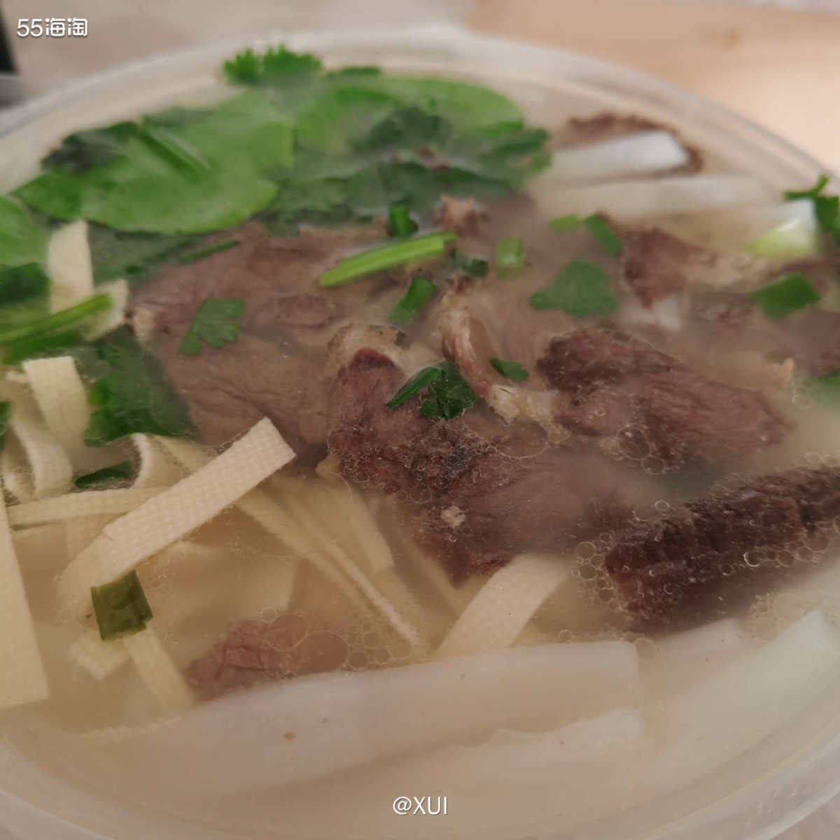冬天就喜欢吃这种热汤面食，这天点的是淮南那边比较出名的牛肉河