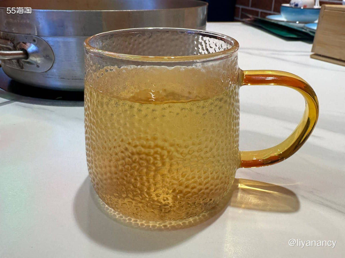 公司附近的一家广东顺德菜，天冷想吃热乎的，就来他家吃小火锅，