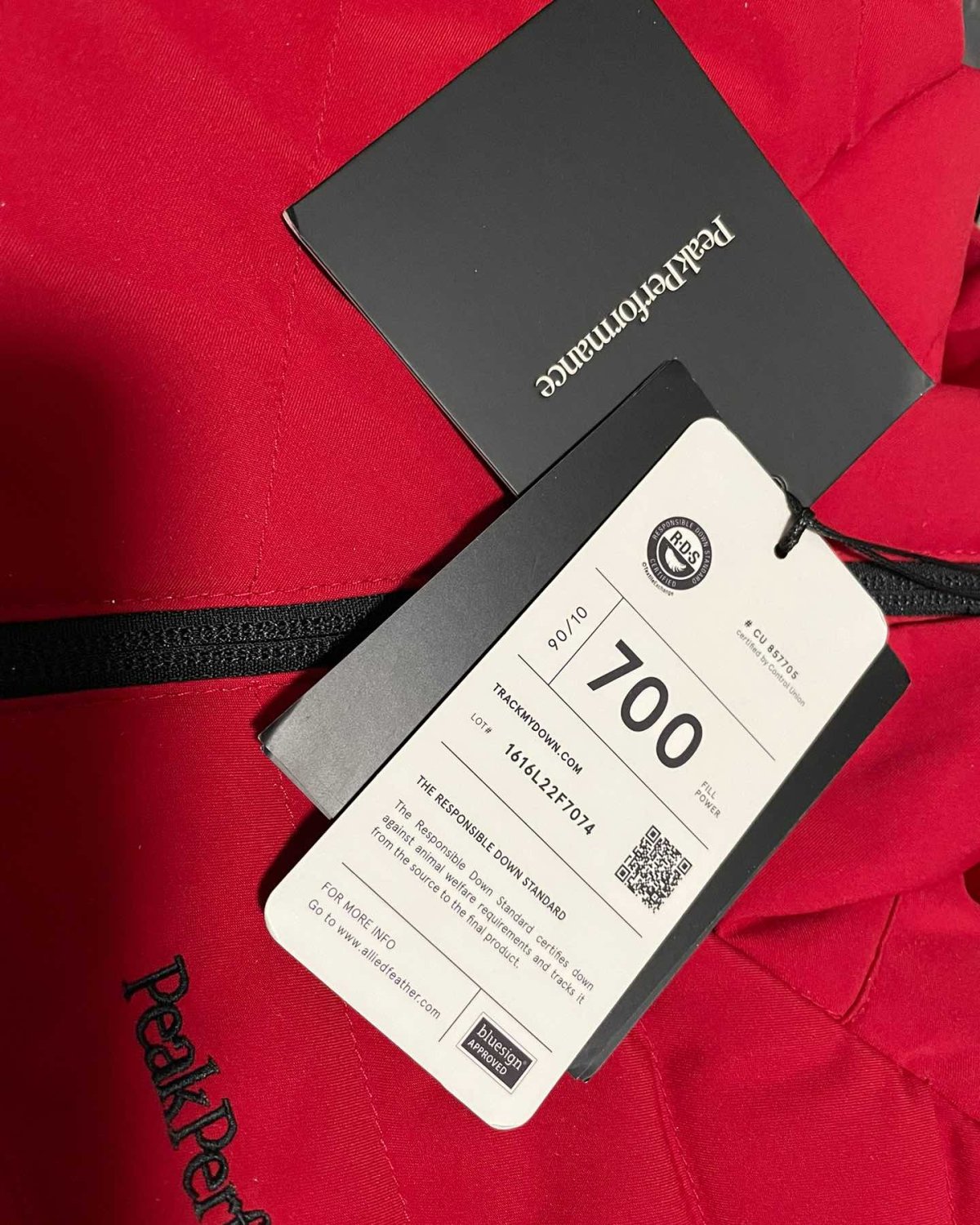 这是购自英国户外网站SP的一件PP frost滑雪夹克。原价