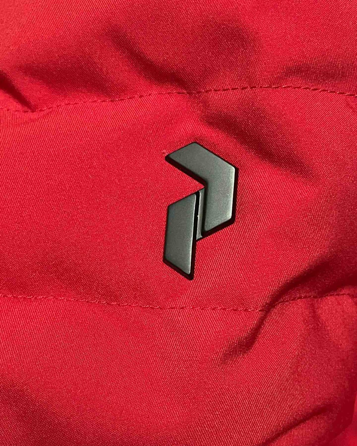 这是购自英国户外网站SP的一件PP frost滑雪夹克。原价