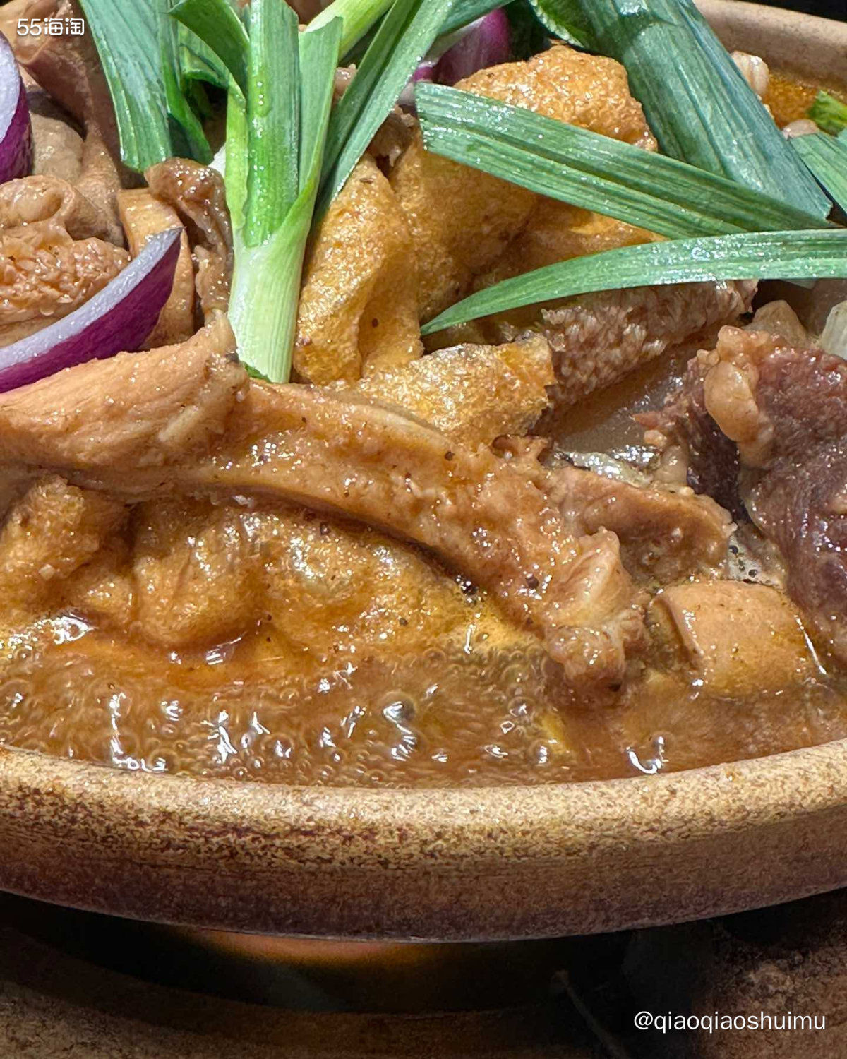 这家牛杂煲看到过n次，听说是网红店。昨天下午吃饭早，没有排队