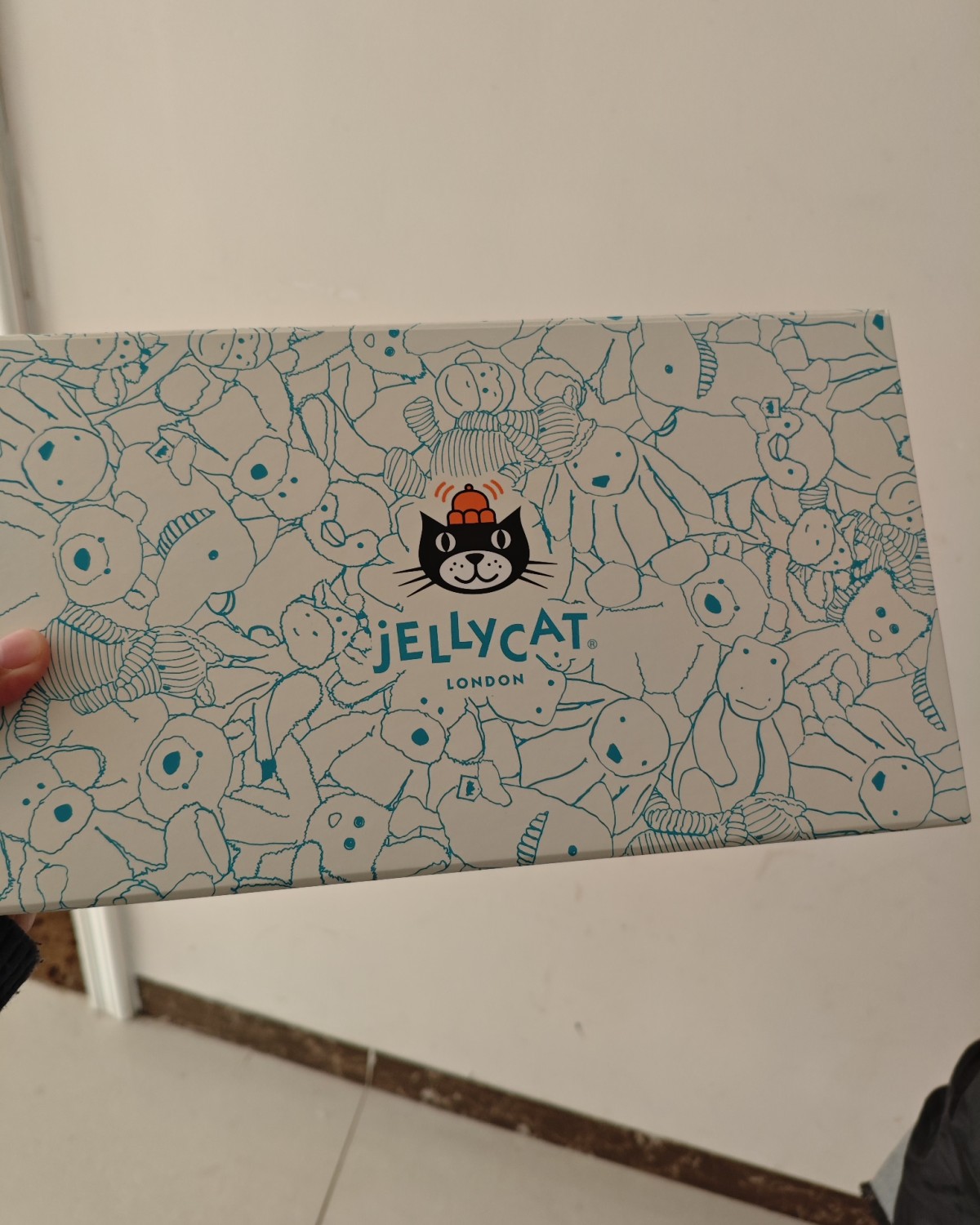 最近国内粉色的jellycat小兔补货了，这个系列非常漂亮，