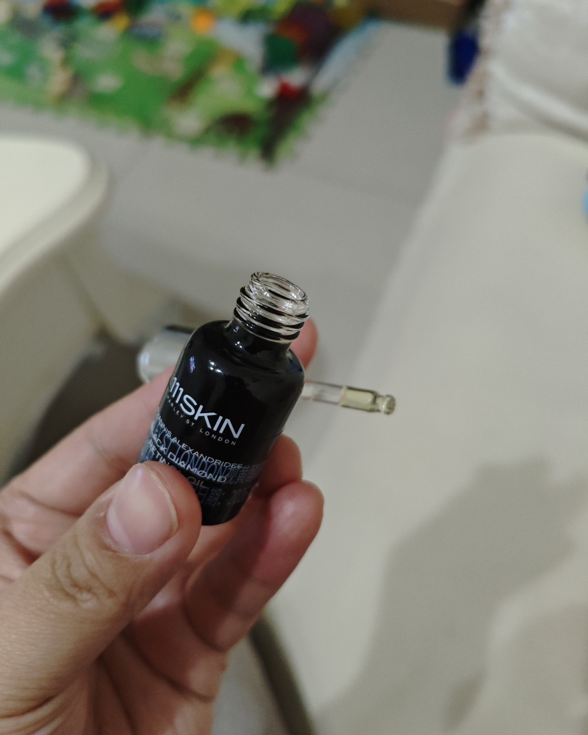 这两天我开了之前买的111skin精华油，对比它家的面膜我觉