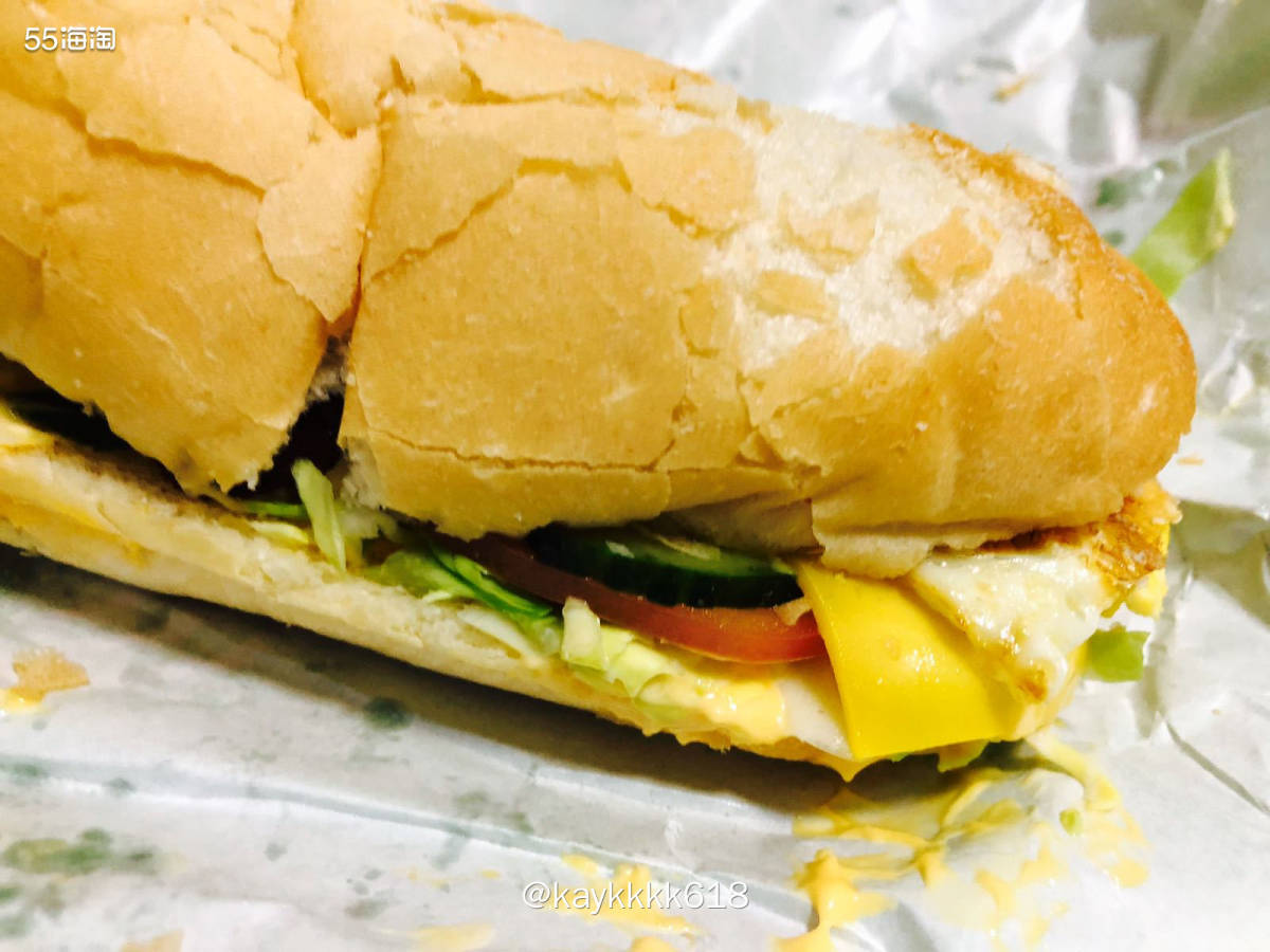 昨天加夜班早上才回去补觉，中午不想吃饭干脆叫个法棍🥖三明�