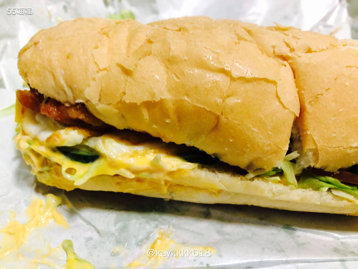 昨天加夜班早上才回去补觉，中午不想吃饭干脆叫个法棍🥖三明�