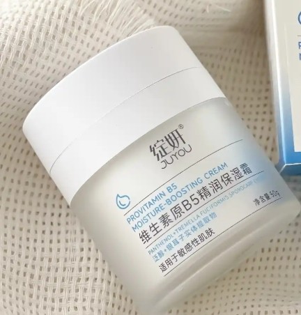 我的皮肤属于比较敏 感那种，像换季或者秋冬，皮肤状态就不太好