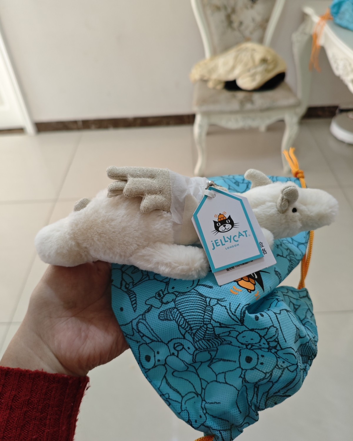接近过年jellycat越来越火热了，我就最近在self买了