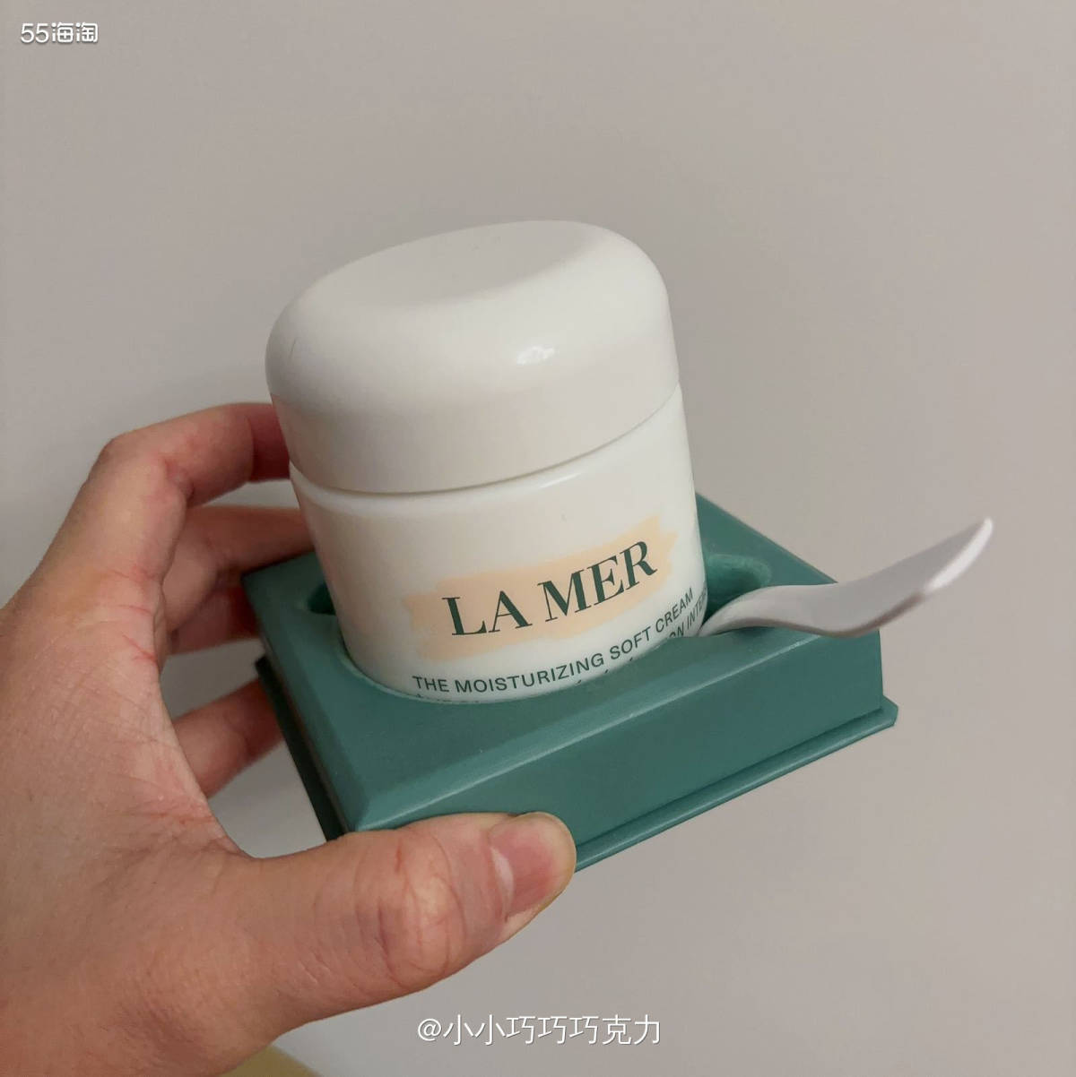 在月子里只带了点简单护肤品小样，一直涂科颜氏的高保湿面霜，这