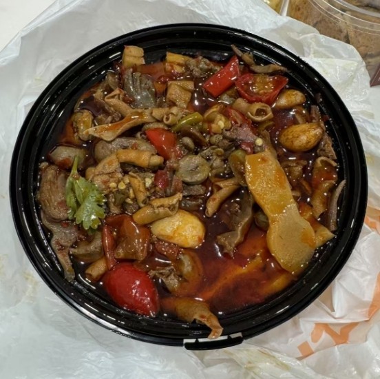 好久都没吃鸡杂了，早上吃了面包感觉一直不舒服，那就点一份泡椒