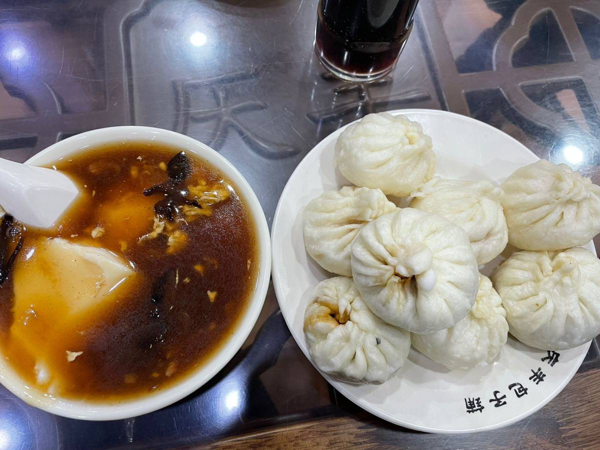 🍞到北方旅游，发现很多庆丰包子铺，庆丰包子是老店了，经常在