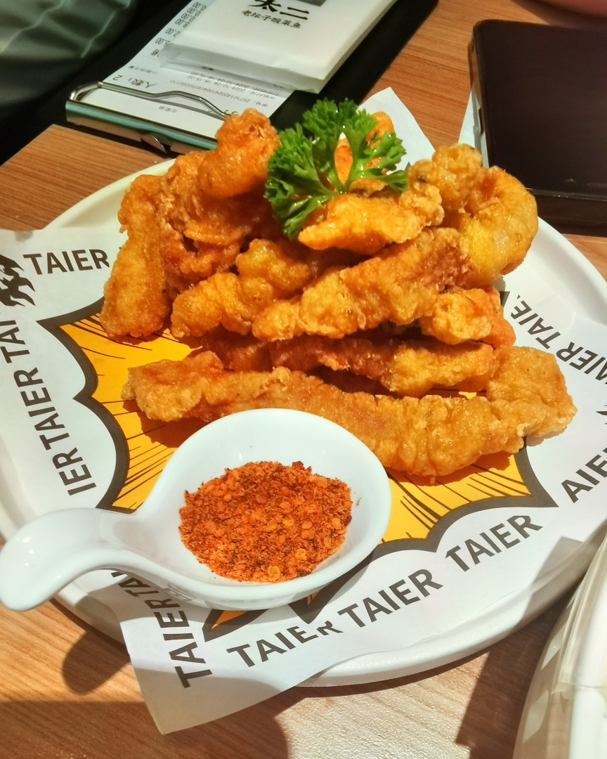 🍑前段时间去打卡了太二酸菜鱼，感觉酸菜鱼味道一般般，反被他