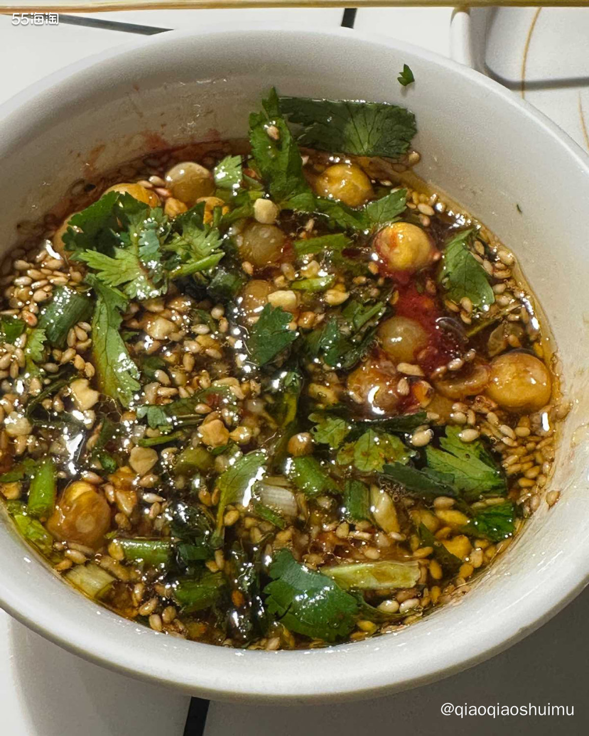 昨晚找了一家火锅串串香，不到200吃得饱饱。 锅底选了三拼，