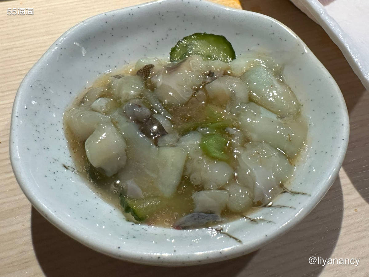 和小伙伴们聚餐选的自助店，有多种套餐可以选，我们点的是和牛和