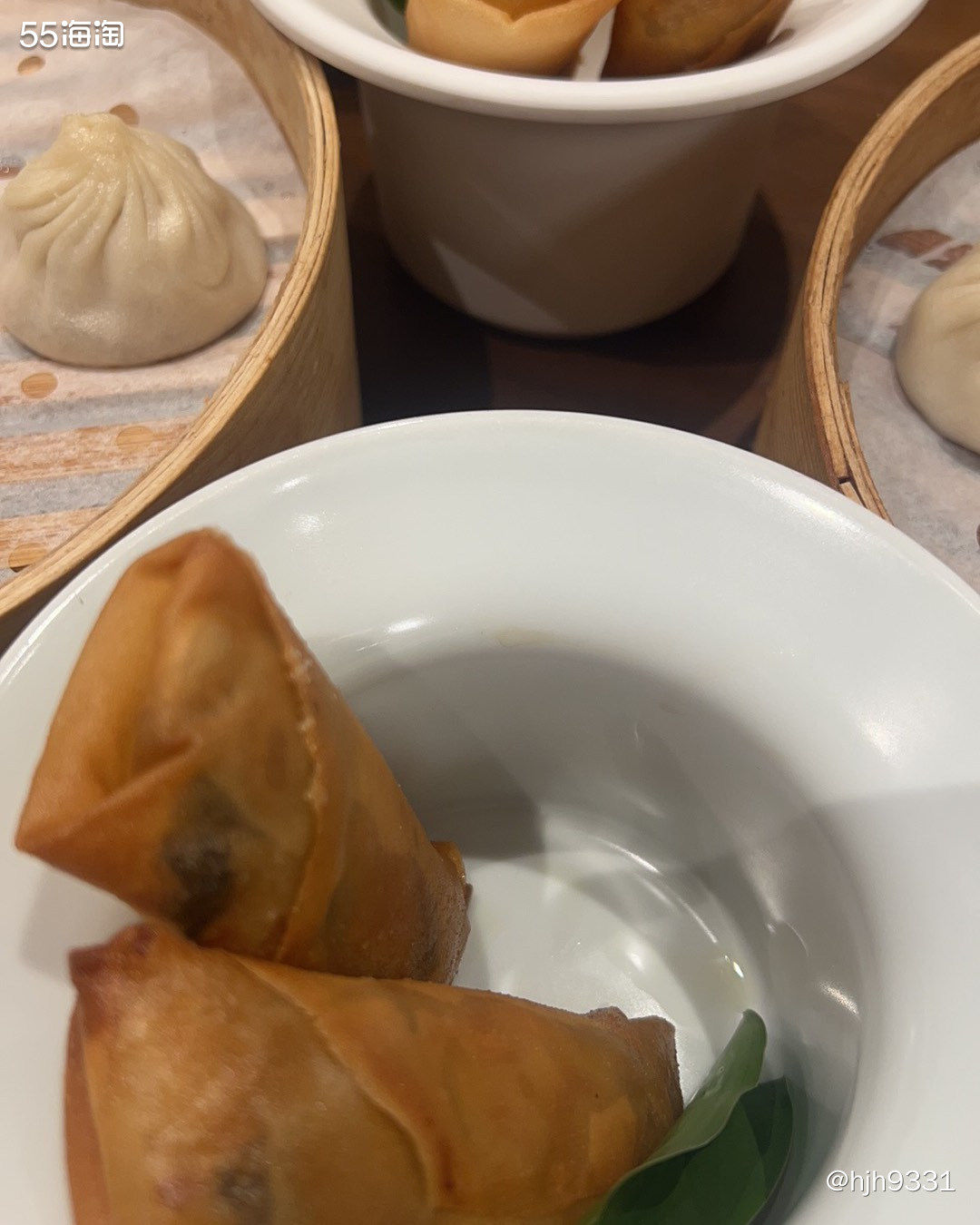 🍜今天中午，跟孩子两个人去吃了小笼包。这家是新开没多久的，