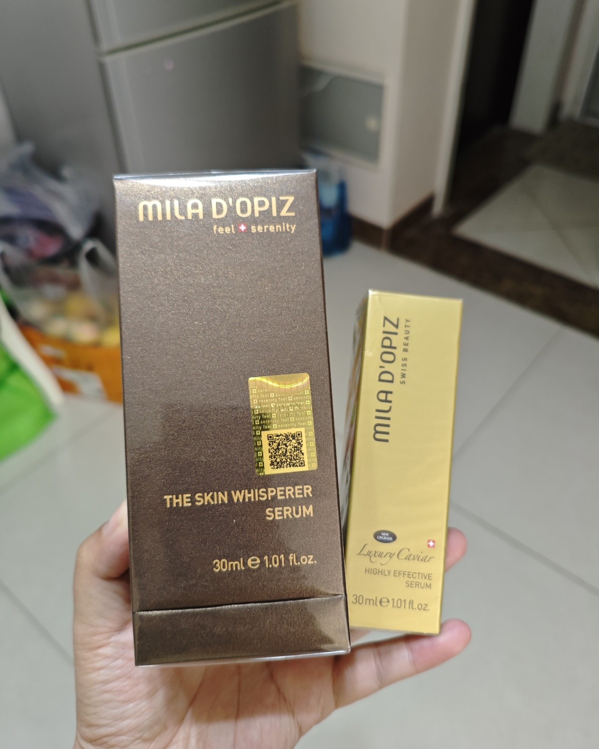 最开始知道这个精华是李佳琦推荐的，3000才能买到两瓶，老贵