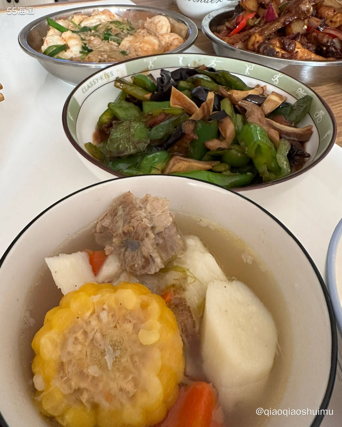 昨天初三，回娘家的日子，我们仨又去娘家蹭饭去了。 现在过年真