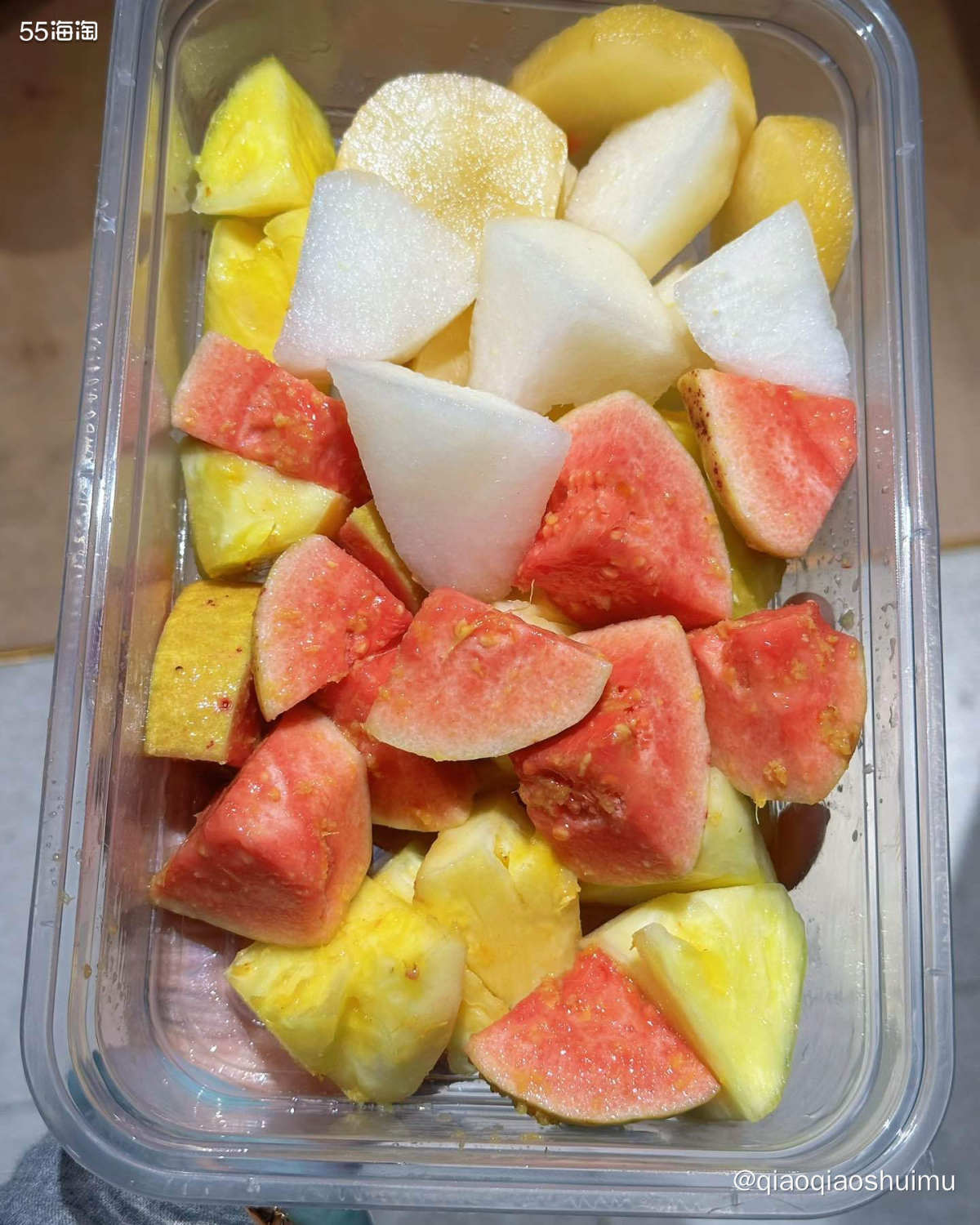 这几天在酒店里点了无数外卖，感觉送餐机器人专门在为我服务，一