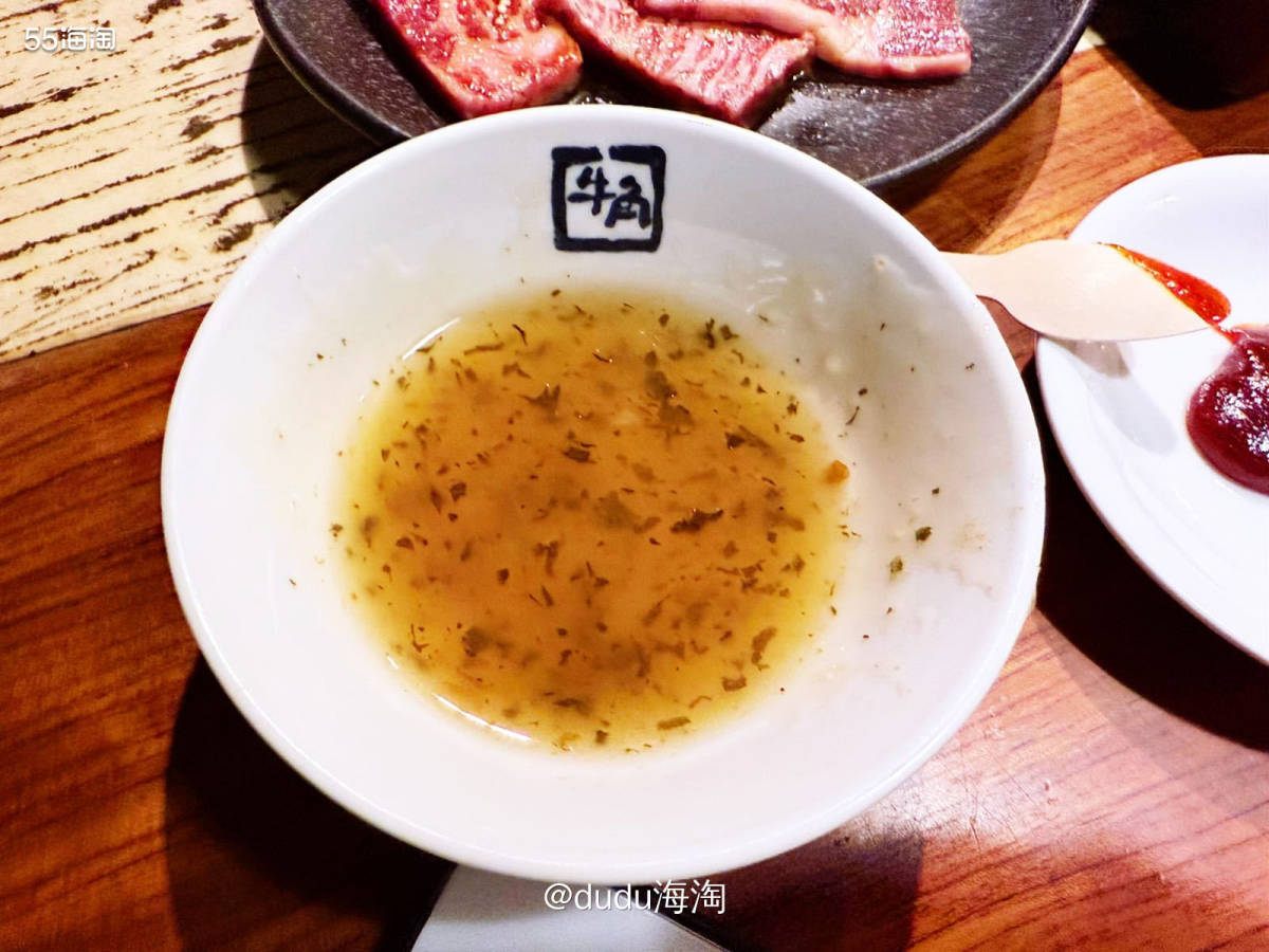 🍭来日本必须要吃和牛烧肉啦！所以游玩东京铁塔后我们找了一家