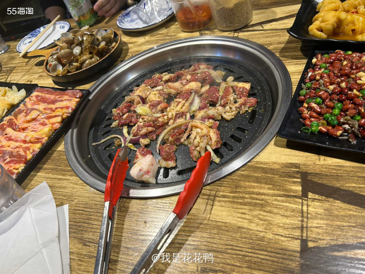 ❤️朋友来这边看比赛，当然要约一下啊，朋友点的这家齐齐哈尔烤